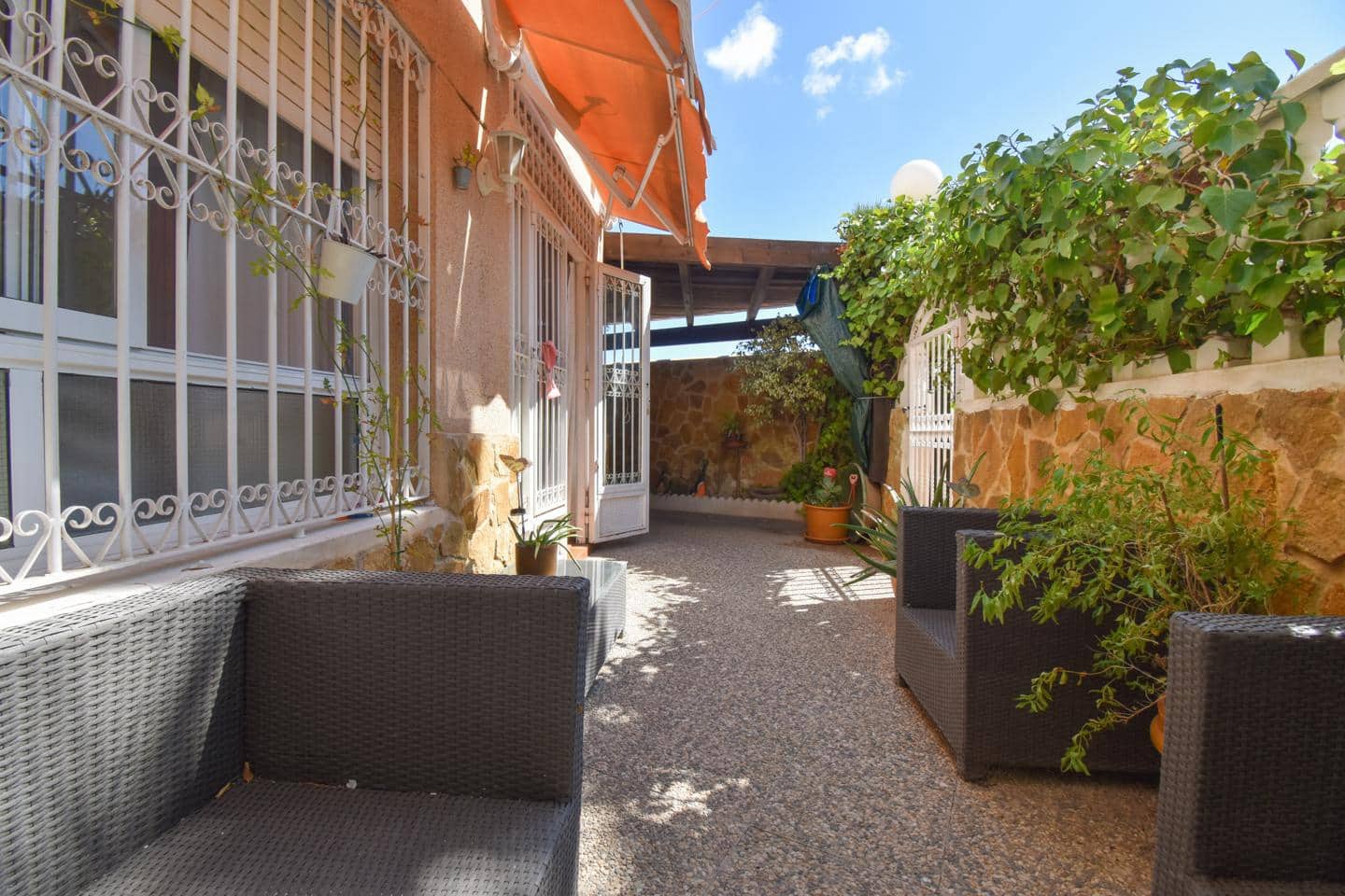 3 chambre Villa/Maison à vendre à Santa Pola avec piscine garage - 295 000 € (Ref: 9237858)