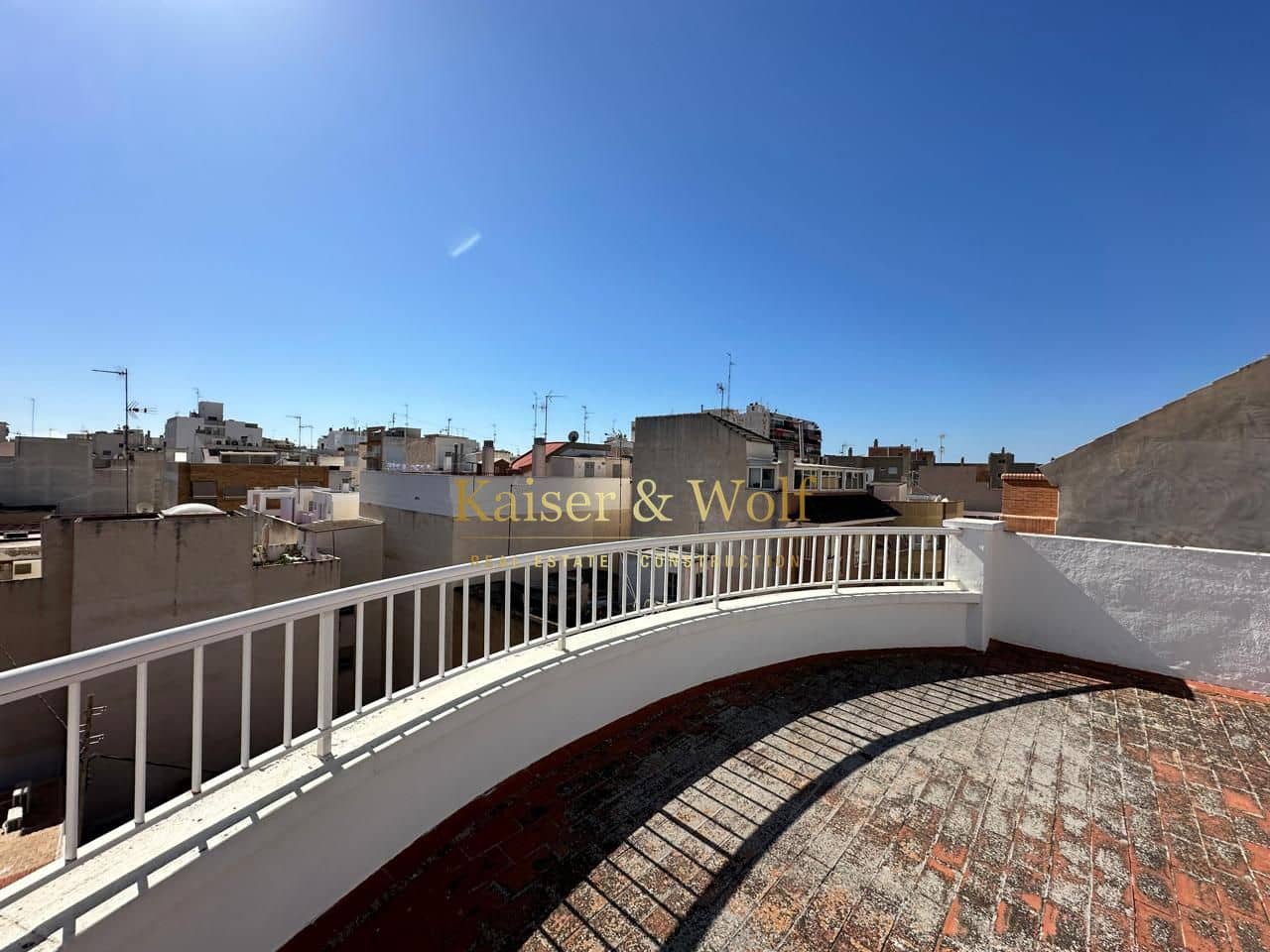 4 bedroom Flat for sale in Santa Pola with garage - € 318,000 (Ref: 9245423)