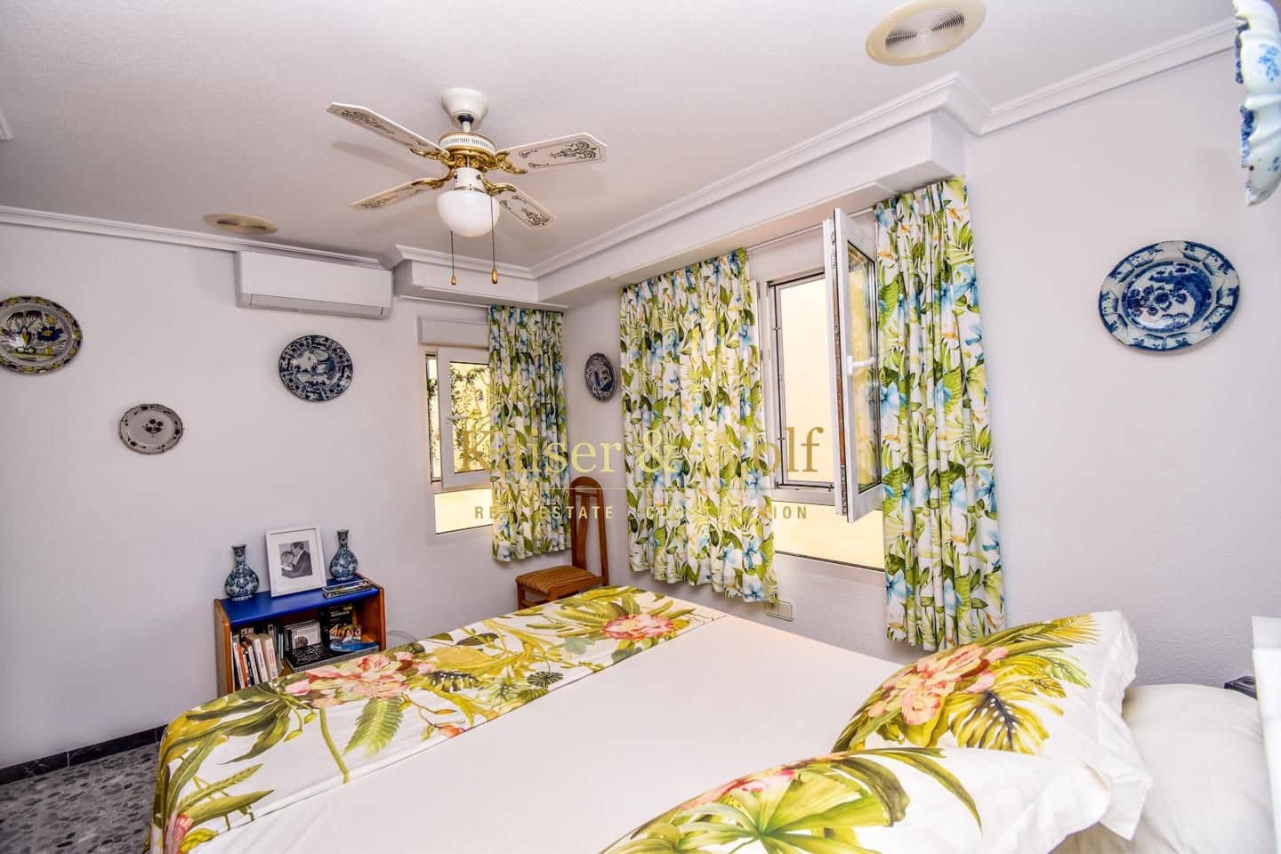 4 bedroom Flat for sale in Santa Pola with garage - € 318,000 (Ref: 9245423)