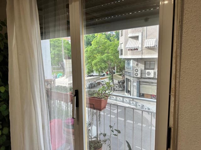 3 soveværelse Lejlighed til salg i El Pla de Sant Josep - L'Asil, Elche / Elx - € 132.000 (Ref: 9245735)