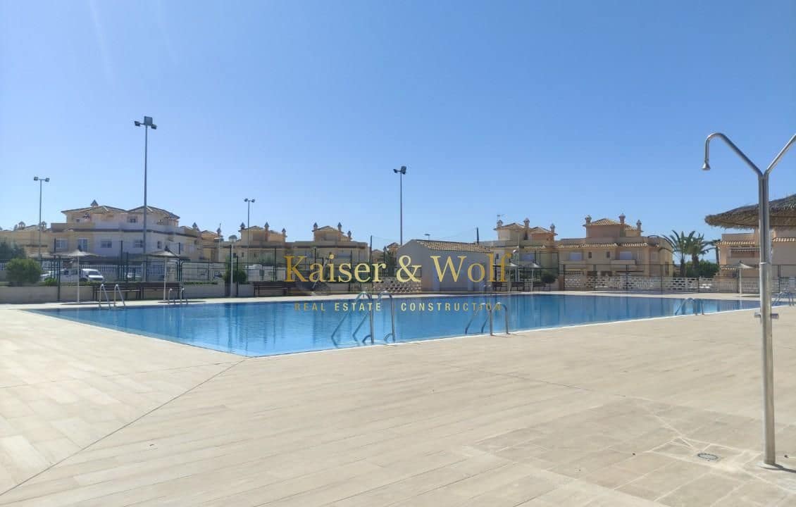 4 slaapkamer Bungalow te koop in Gran Alacant met zwembad - € 239.000 (Ref: 9302818)