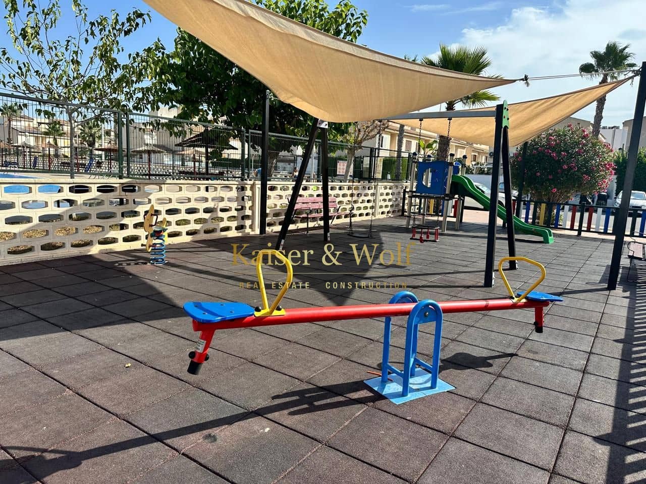 4 slaapkamer Bungalow te koop in Gran Alacant met zwembad - € 239.000 (Ref: 9302818)