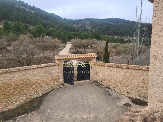 4 slaapkamer Finca/Landhuis te koop in Onil - € 489.000 (Ref: 9311574)