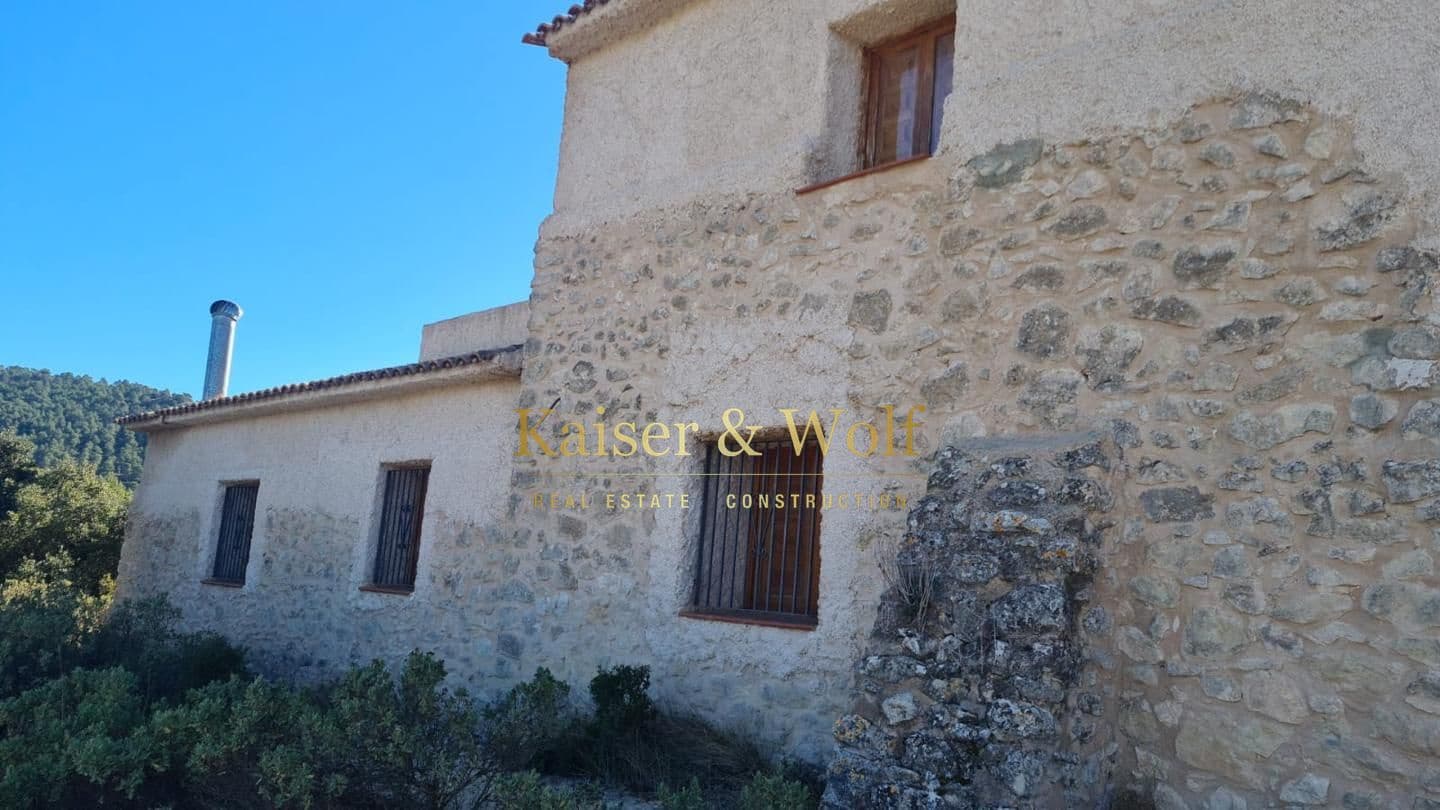 4 bedroom Finca/Country House for sale in Onil - € 489,000 (Ref: 9311574)