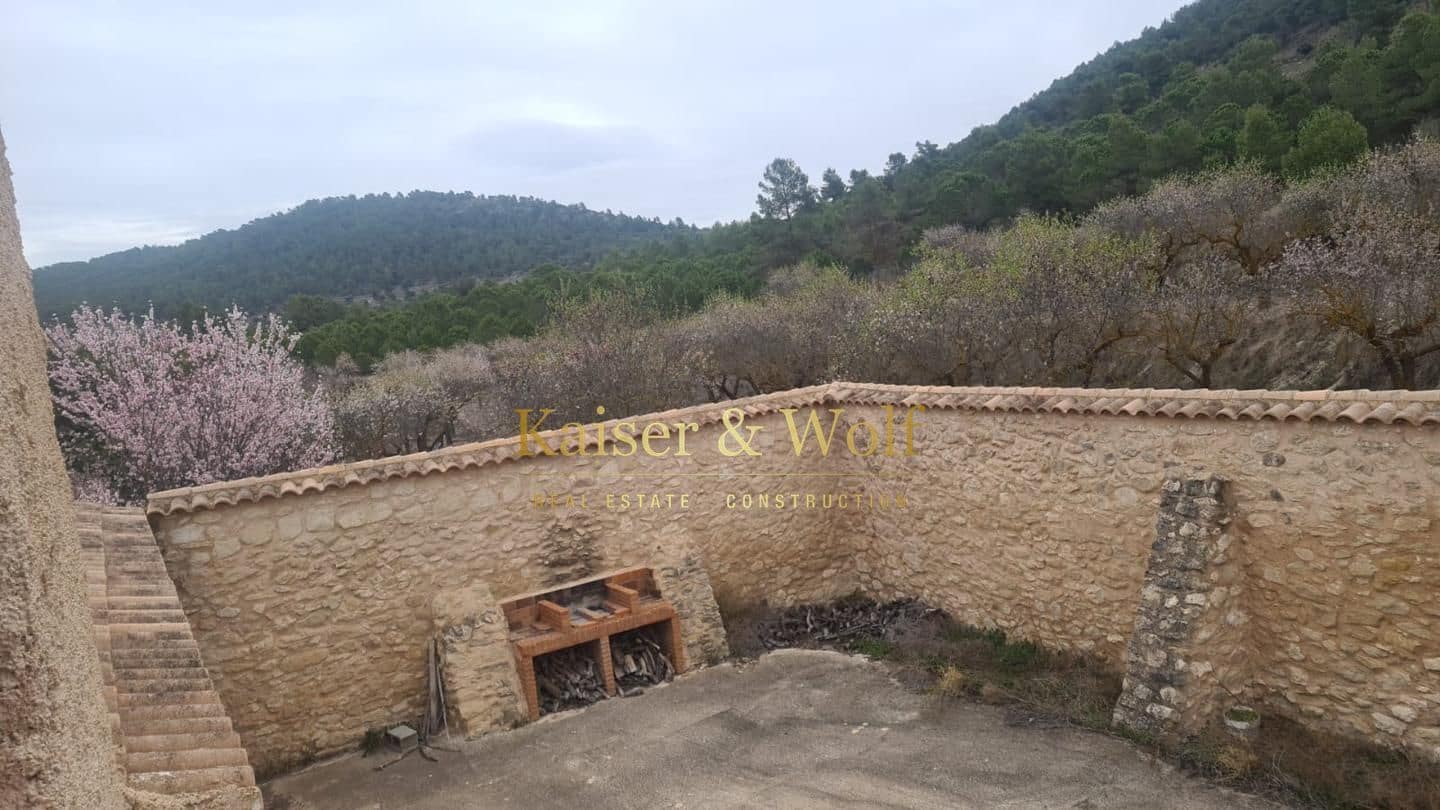 4 bedroom Finca/Country House for sale in Onil - € 489,000 (Ref: 9311574)