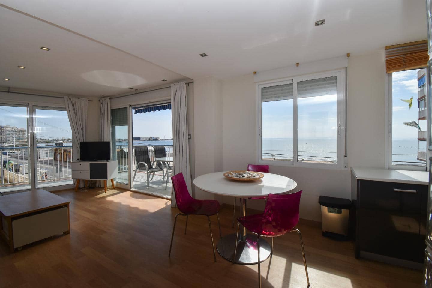 2 bedroom Flat for sale in Santa Pola with garage - € 370,000 (Ref: 9332750)