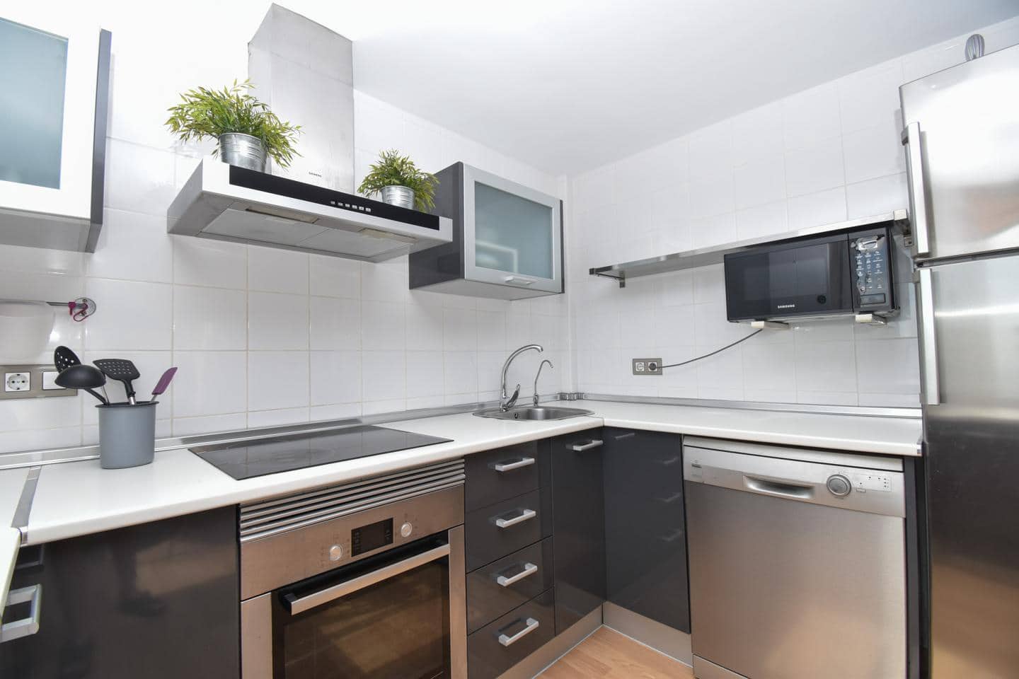 2 bedroom Flat for sale in Santa Pola with garage - € 370,000 (Ref: 9332750)