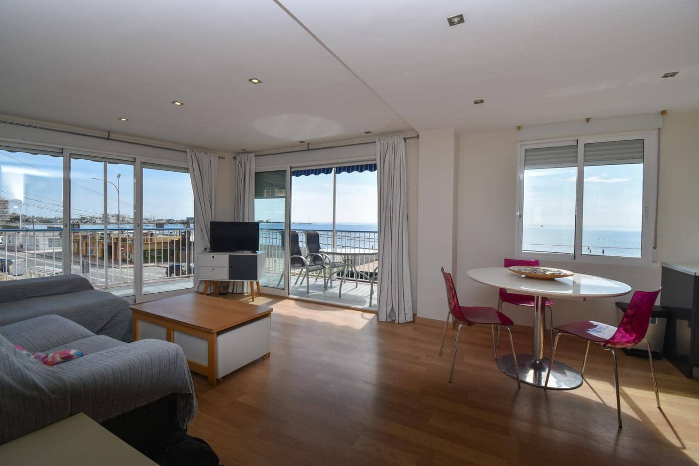 2 bedroom Flat for sale in Santa Pola with garage - € 370,000 (Ref: 9332750)