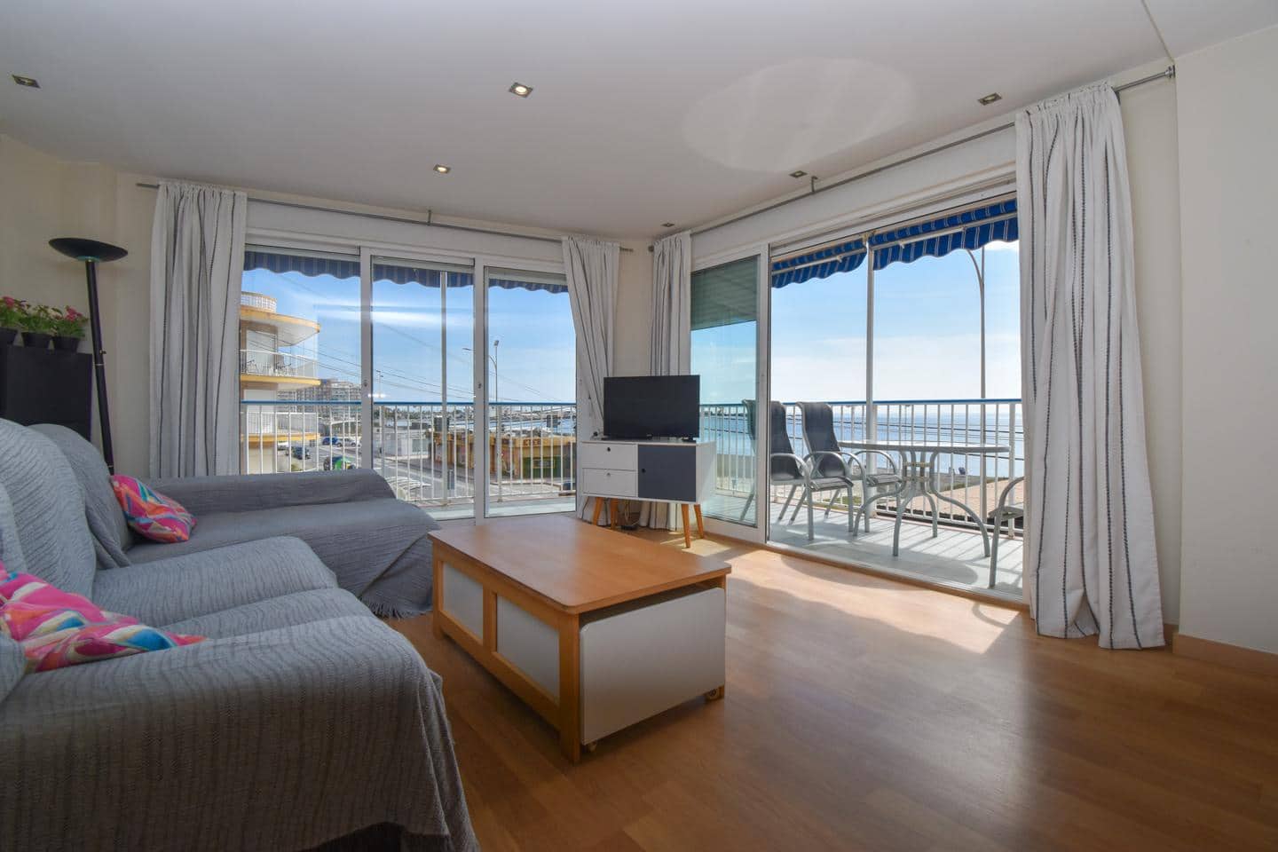 2 bedroom Flat for sale in Santa Pola with garage - € 370,000 (Ref: 9332750)