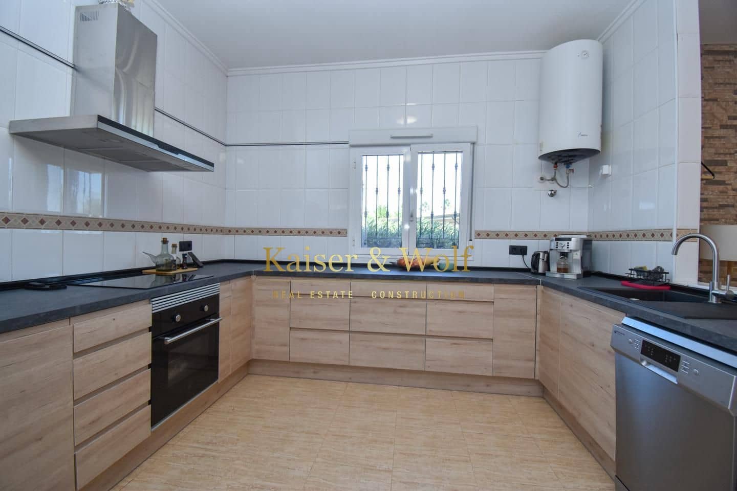 4 bedroom Finca/Country House for sale in Albatera with pool - € 330,000 (Ref: 9372312)