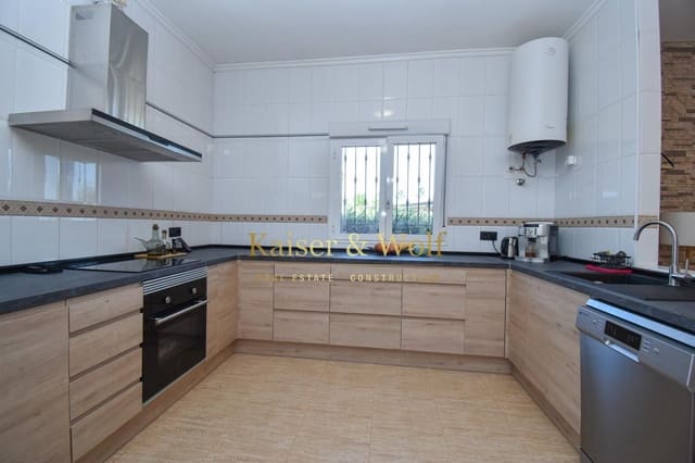 4 slaapkamer Finca/Landhuis te koop in Albatera met zwembad - € 330.000 (Ref: 9372312)