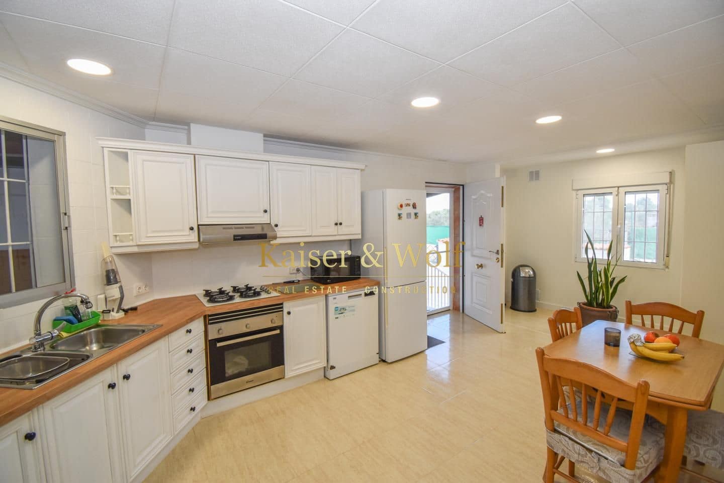 4 bedroom Finca/Country House for sale in Las Bayas with pool - € 310,000 (Ref: 9401043)