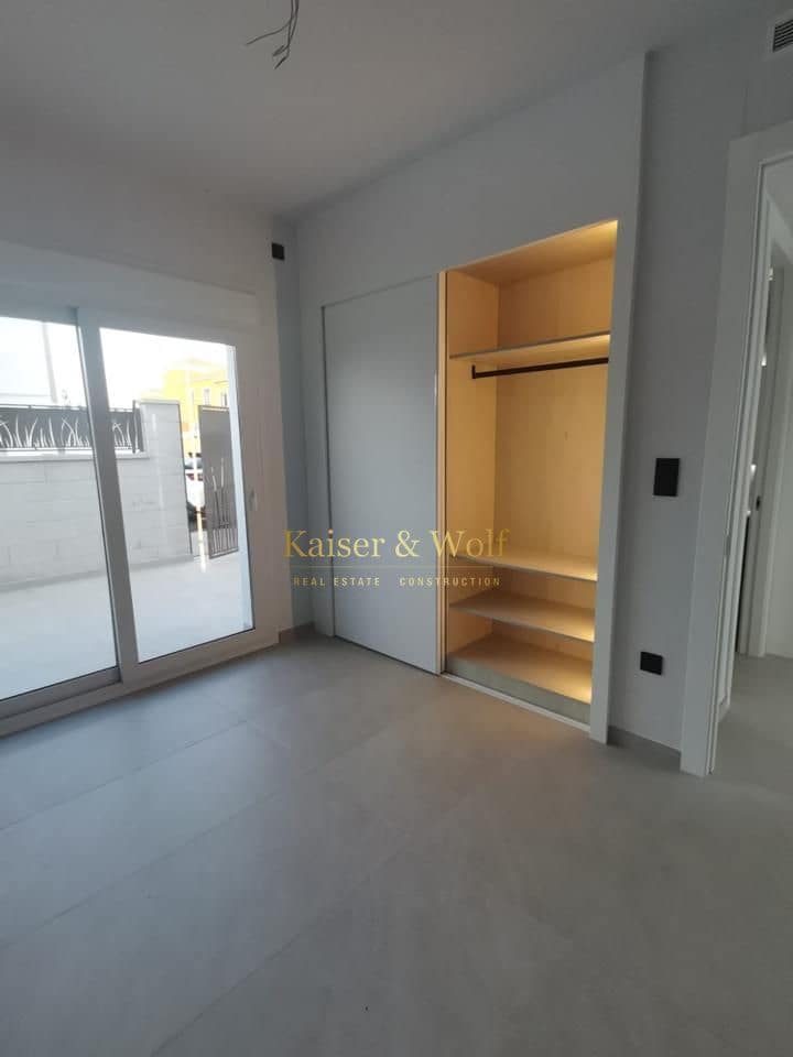 Chalet de 3 habitaciones en Los Montesinos en venta - 485.000 € (Ref: 9414601)