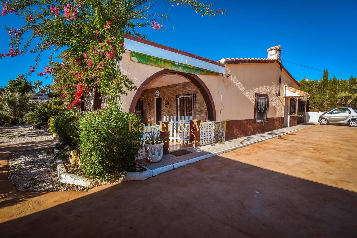 6 bedroom Villa for sale in Albatera with pool - € 420,000 (Ref: 9432729)