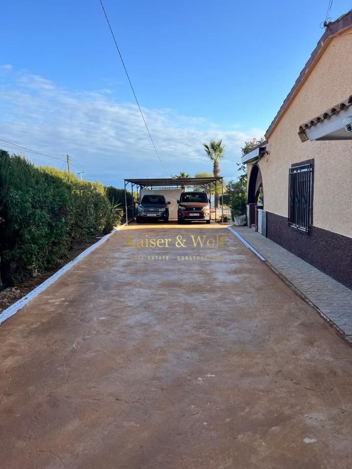 6 bedroom Villa for sale in Albatera with pool - € 420,000 (Ref: 9432729)