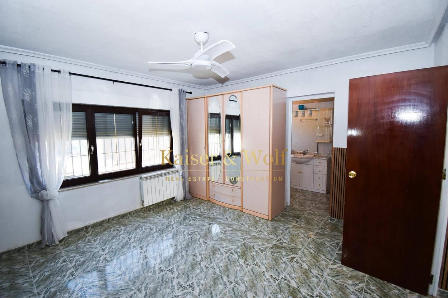 6 bedroom Villa for sale in Albatera with pool - € 420,000 (Ref: 9432729)