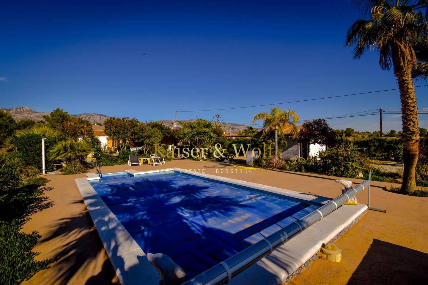 6 bedroom Villa for sale in Albatera with pool - € 420,000 (Ref: 9432729)