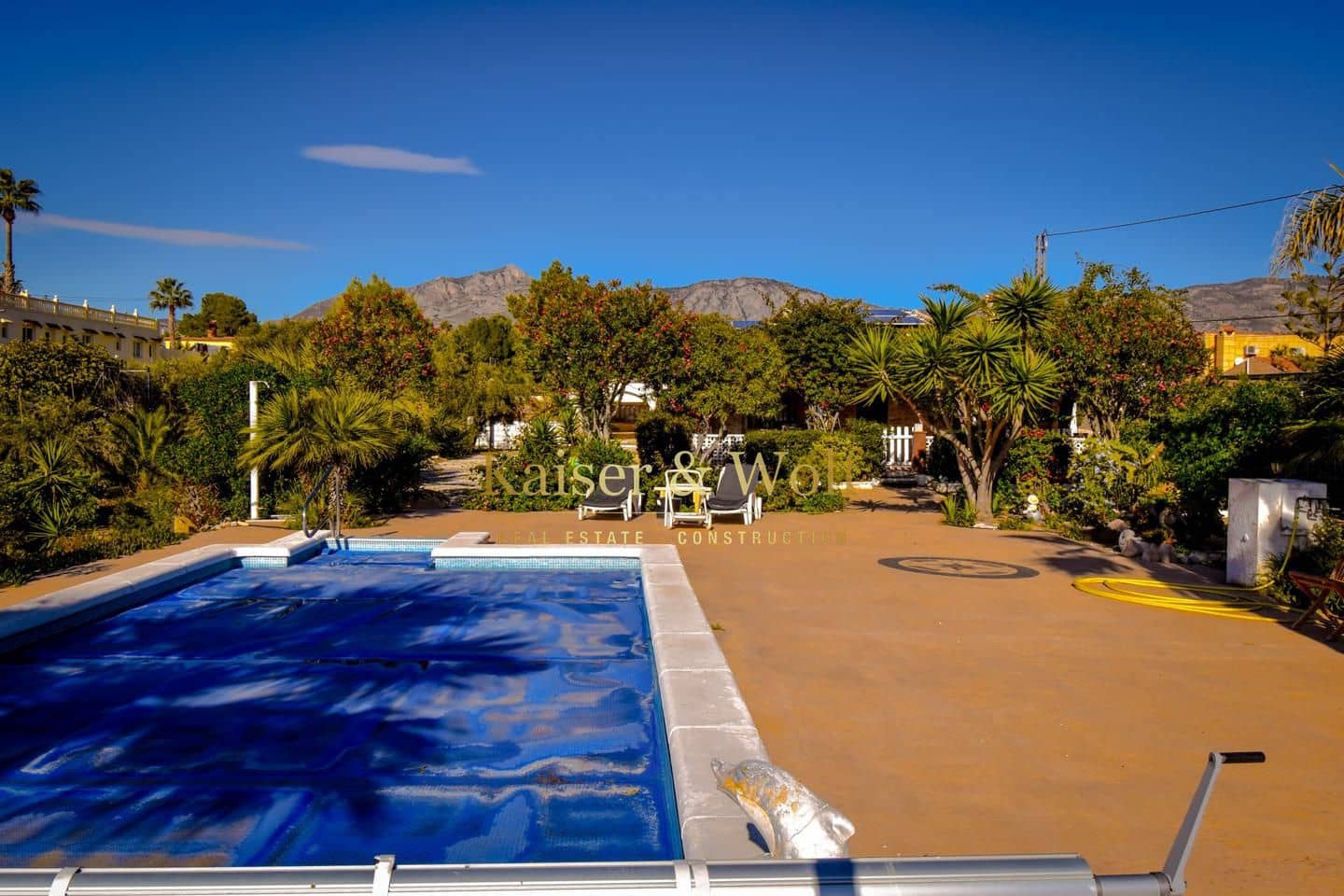 6 bedroom Villa for sale in Albatera with pool - € 420,000 (Ref: 9432729)