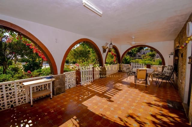 6 bedroom Villa for sale in Albatera with pool - € 420,000 (Ref: 9432729)