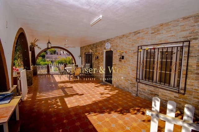 6 bedroom Villa for sale in Albatera with pool - € 420,000 (Ref: 9432729)