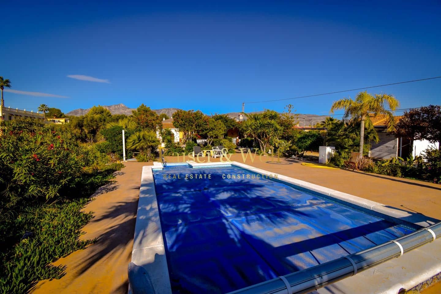 6 bedroom Villa for sale in Albatera with pool - € 420,000 (Ref: 9432729)