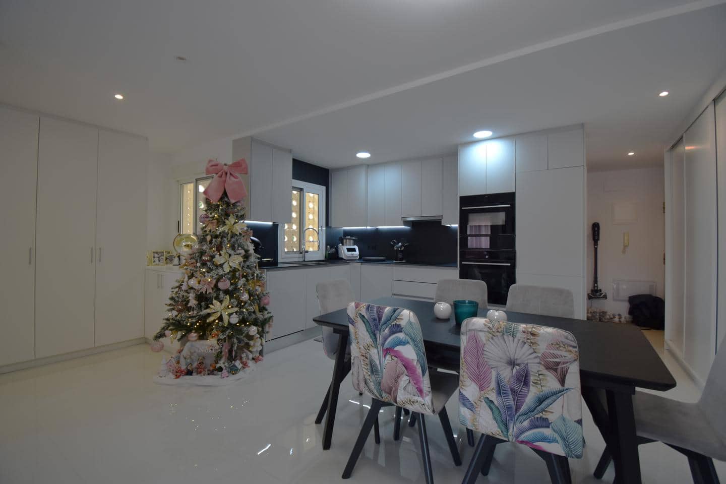 2 soveværelse Lejlighed til salg i Santa Pola med swimmingpool garage - € 305.000 (Ref: 9449796)