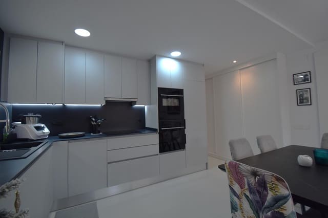 2 soveværelse Lejlighed til salg i Calas Santiago Bernabéu, Santa Pola med swimmingpool garage - € 305.000 (Ref: 9449796)