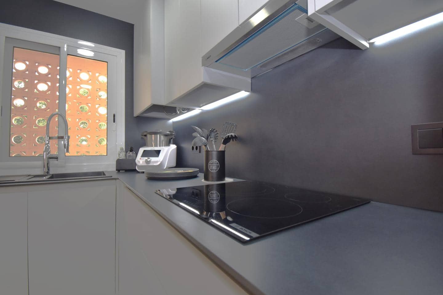 2 soveværelse Lejlighed til salg i Santa Pola med swimmingpool garage - € 305.000 (Ref: 9449796)