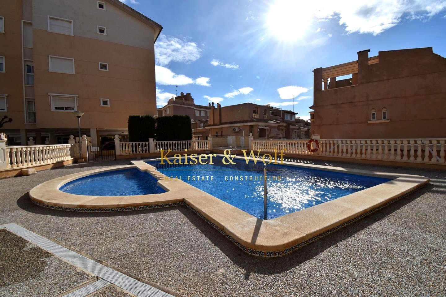 Piso de 2 habitaciones en Santa Pola en venta con piscina garaje - 299.500 € (Ref: 9449796)