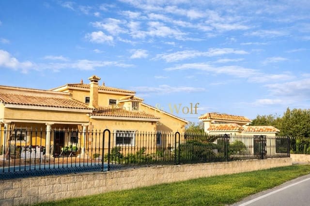 5 soveværelse Villa til salg i Torrellano, Elche / Elx med swimmingpool - € 550.000 (Ref: 9523365)