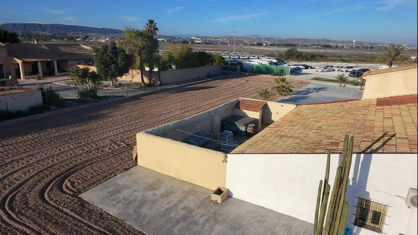 4 bedroom Finca/Country House for sale in Torrellano with garage - € 429,000 (Ref: 9562595)
