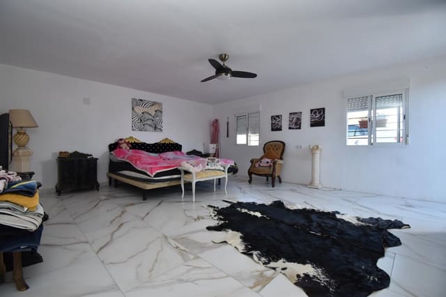 1 makuuhuone Maalaistalo myytävänä paikassa La Marina, Elche / Elx mukana uima-altaan - 220 000 € (Ref: 9588313)