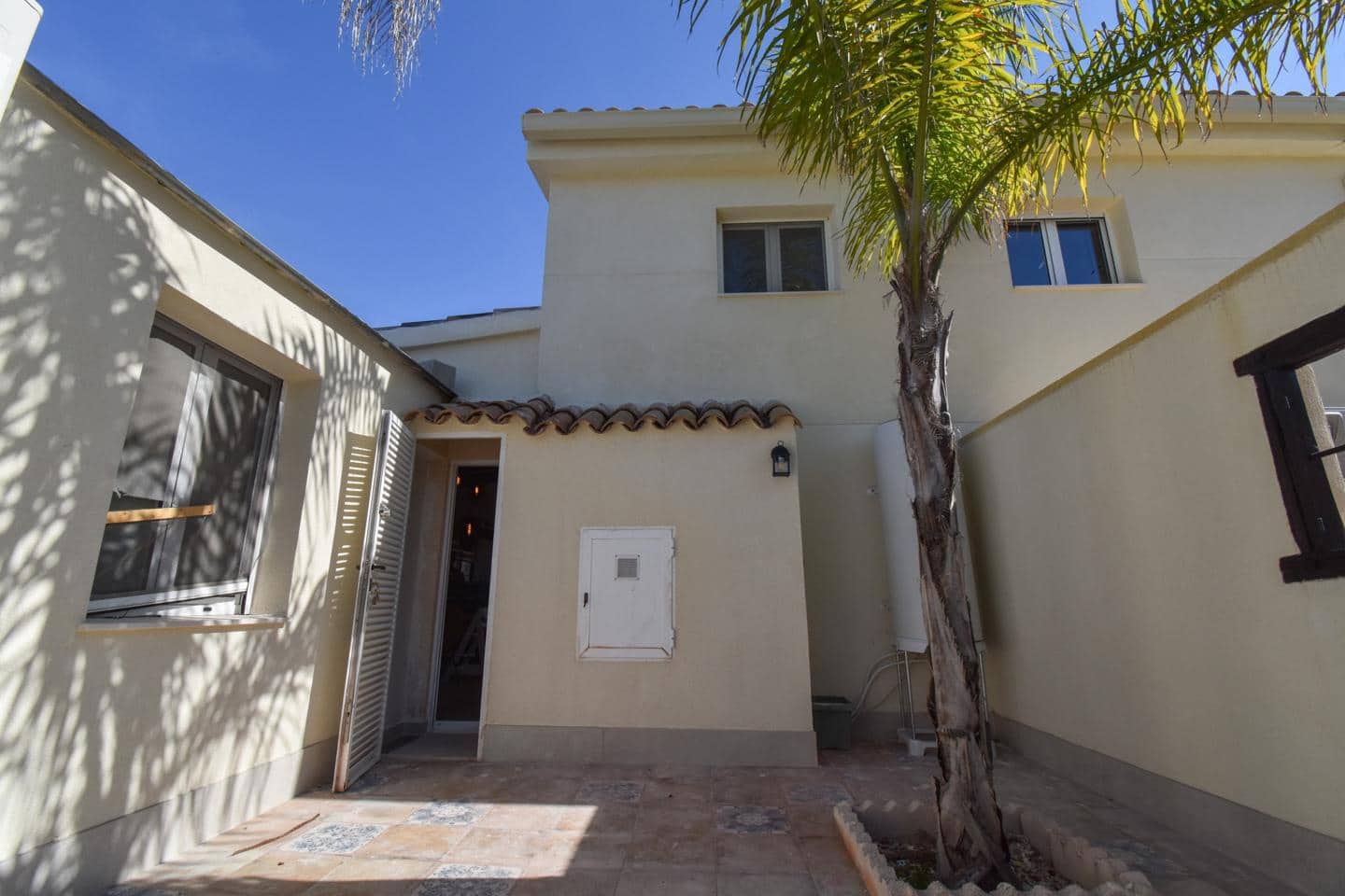 4 soverom Villa til salgs i Daimes med svømmebasseng garasje - € 475 000 (Ref: 9628300)