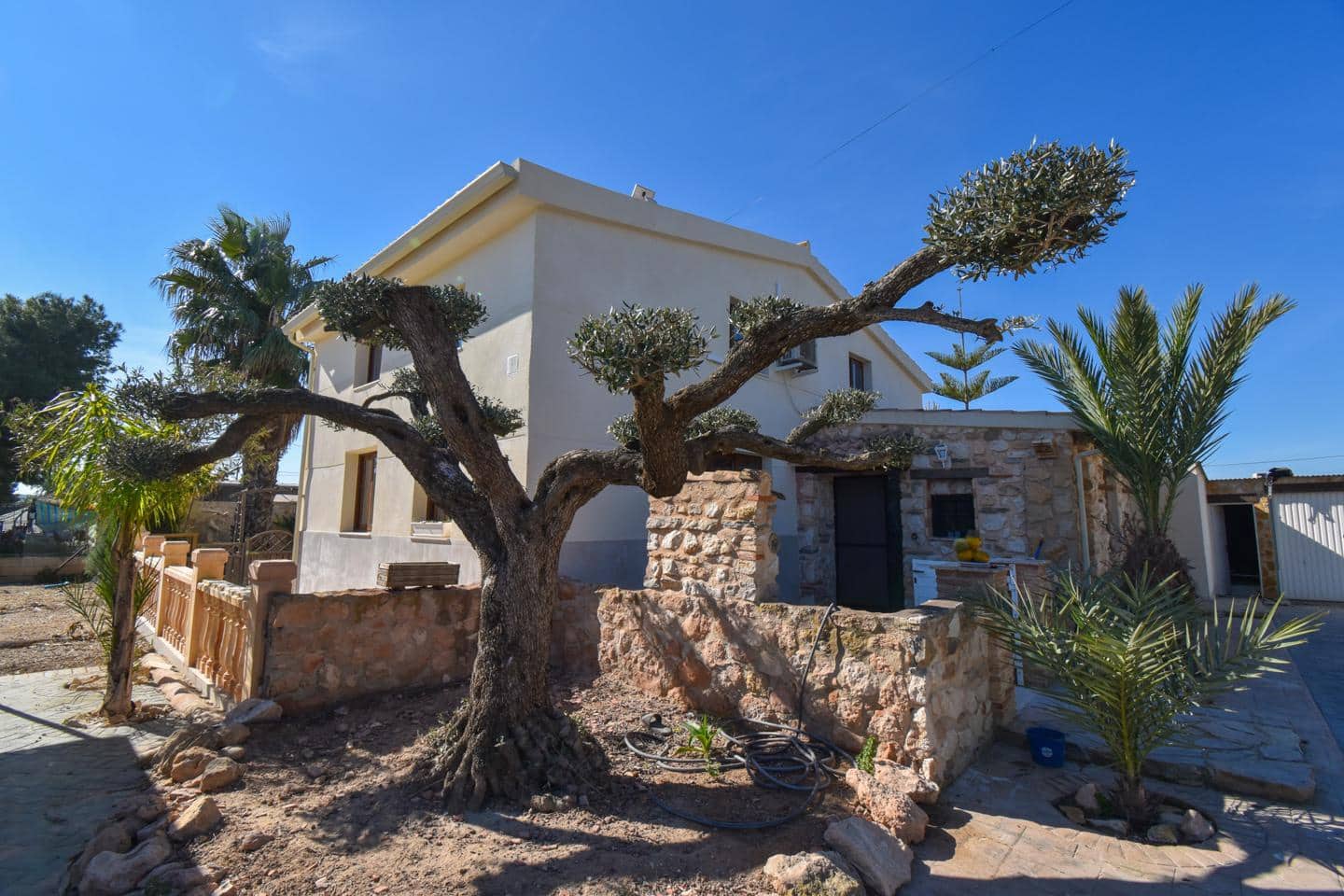 4 soverom Villa til salgs i Daimes med svømmebasseng garasje - € 475 000 (Ref: 9628300)