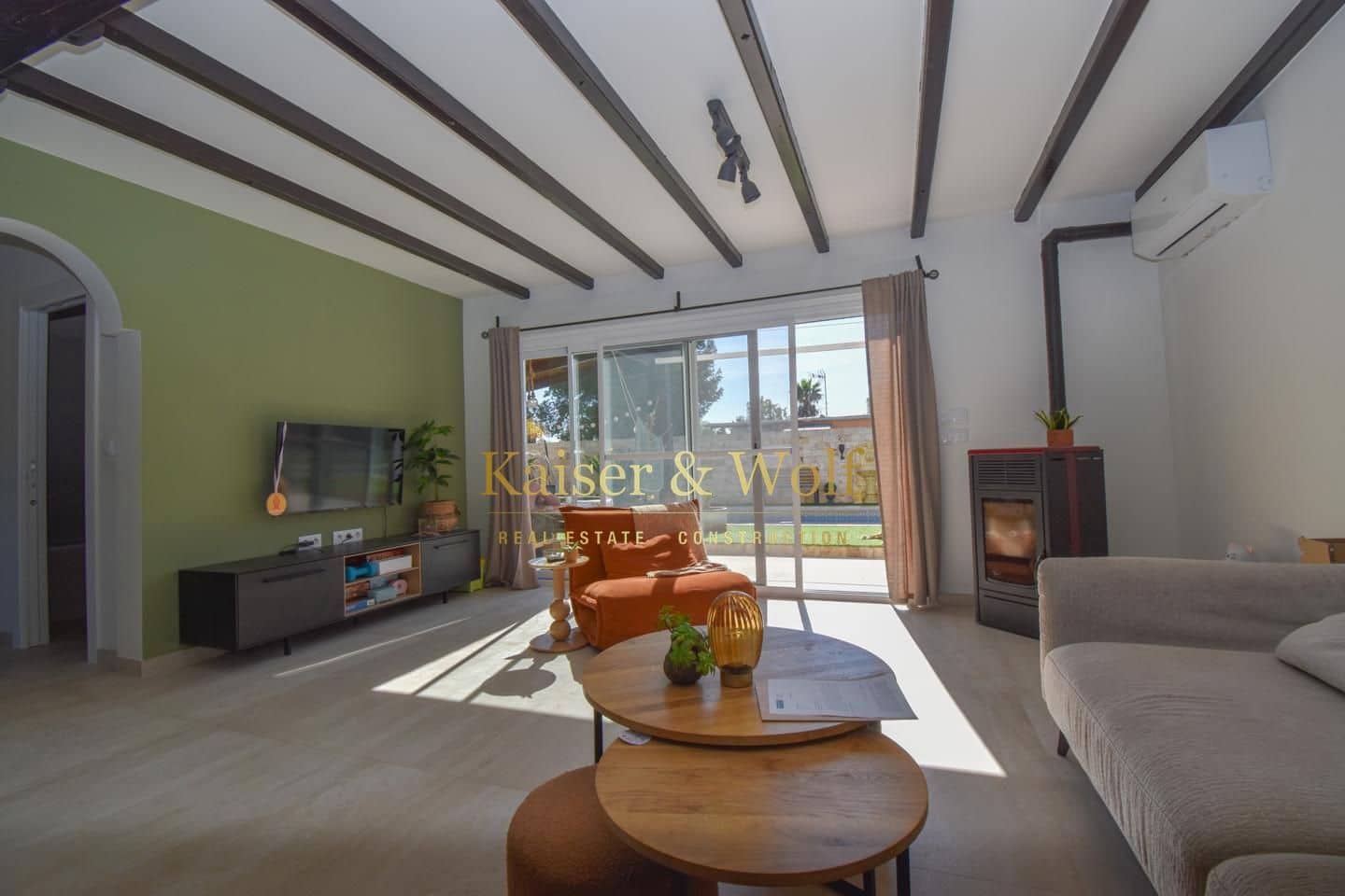 4 bedroom Villa for sale in Daimes with pool garage - € 449,000 (Ref: 9628300)