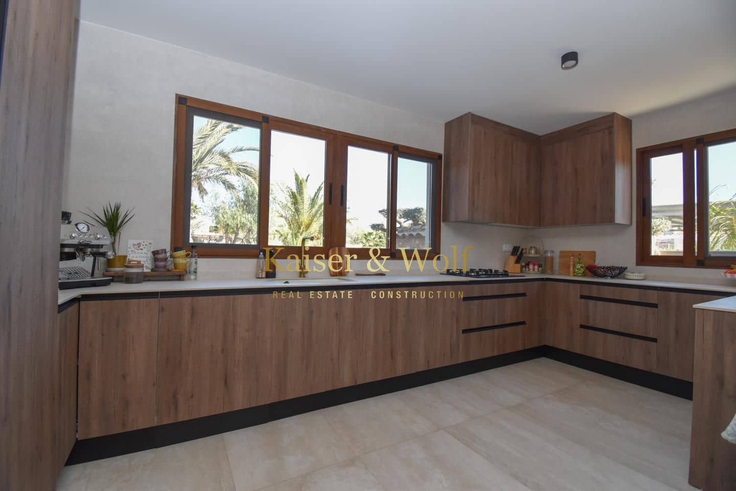 4 bedroom Villa for sale in Daimes with pool garage - € 449,000 (Ref: 9628300)