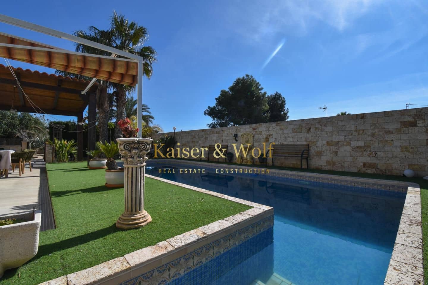 4 bedroom Villa for sale in Daimes with pool garage - € 449,000 (Ref: 9628300)