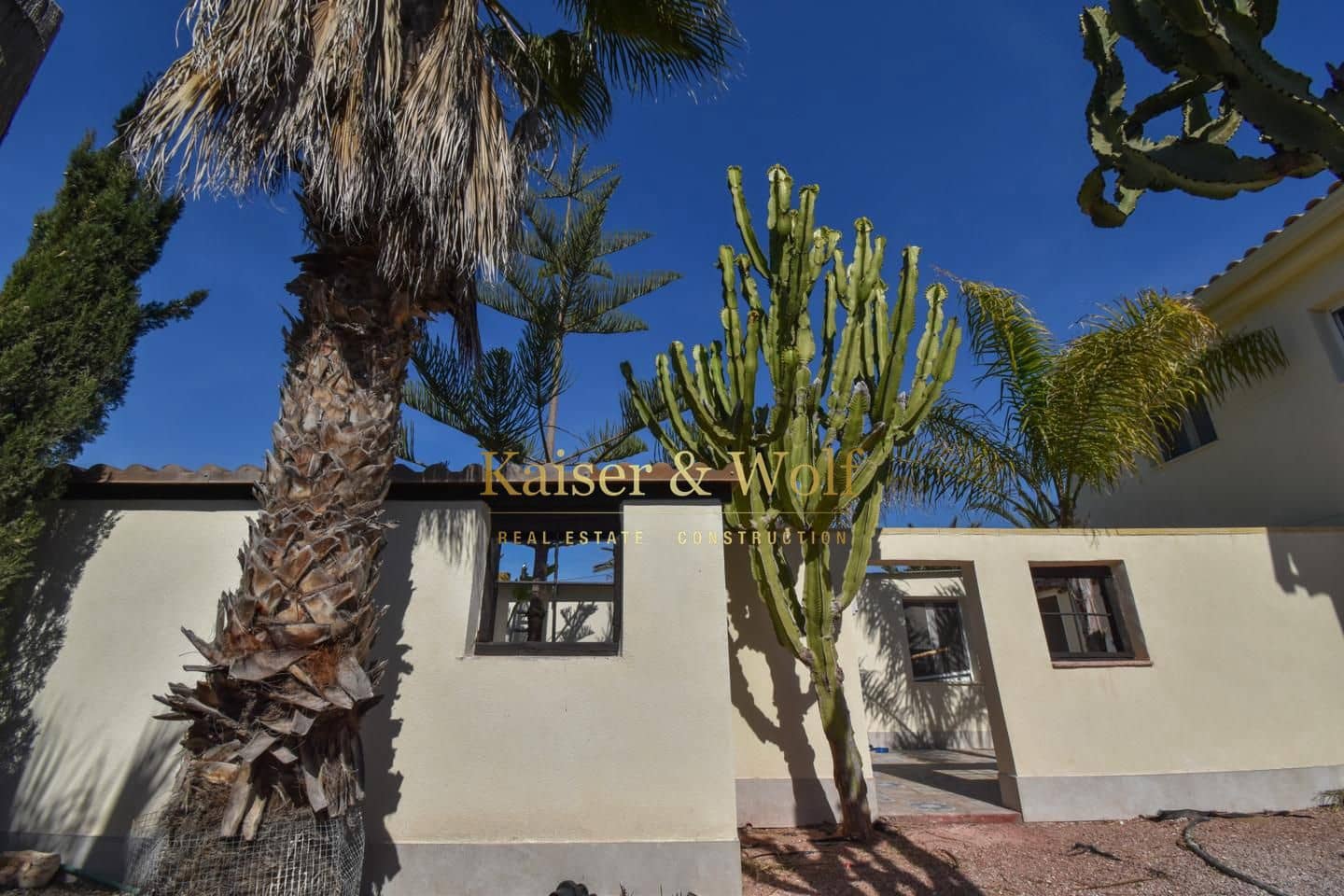 4 bedroom Villa for sale in Daimes with pool garage - € 449,000 (Ref: 9628300)