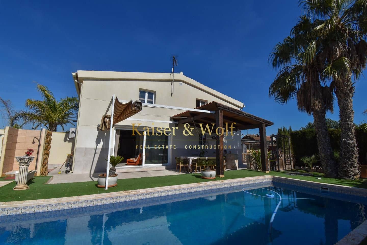 4 bedroom Villa for sale in Daimes with pool garage - € 449,000 (Ref: 9628300)