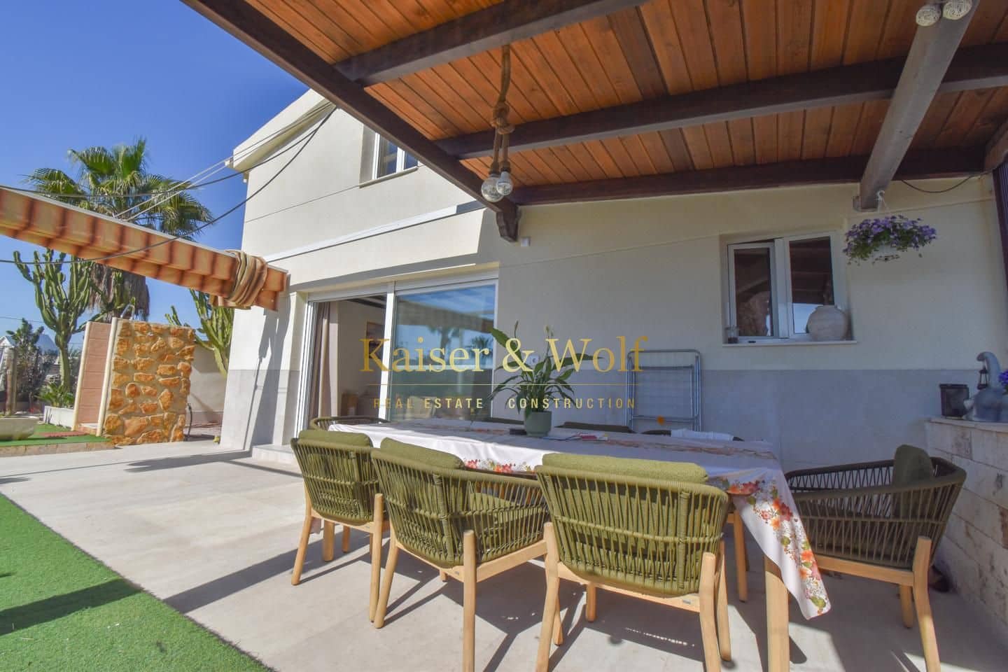 4 bedroom Villa for sale in Daimes with pool garage - € 449,000 (Ref: 9628300)