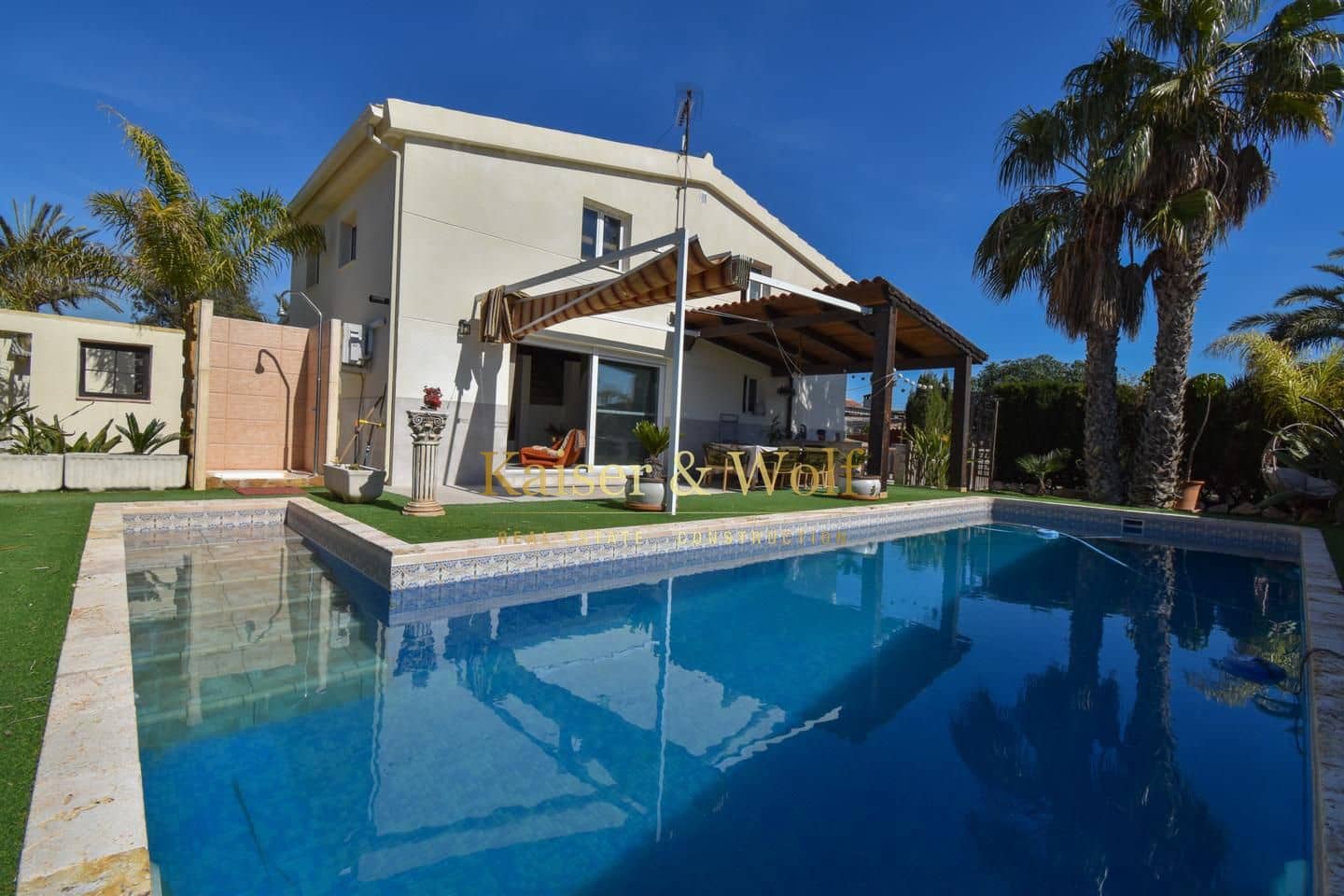 4 bedroom Villa for sale in Daimes with pool garage - € 449,000 (Ref: 9628300)