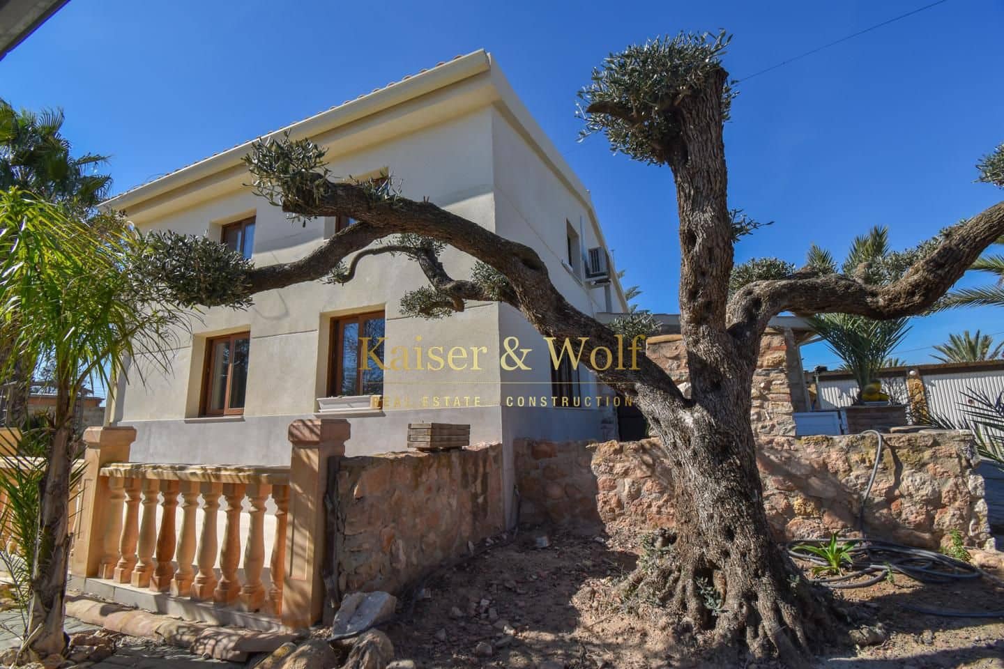 4 bedroom Villa for sale in Daimes with pool garage - € 449,000 (Ref: 9628300)