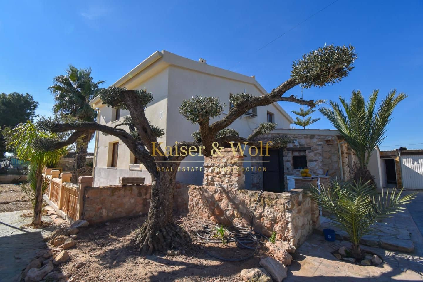 4 bedroom Villa for sale in Daimes with pool garage - € 449,000 (Ref: 9628300)