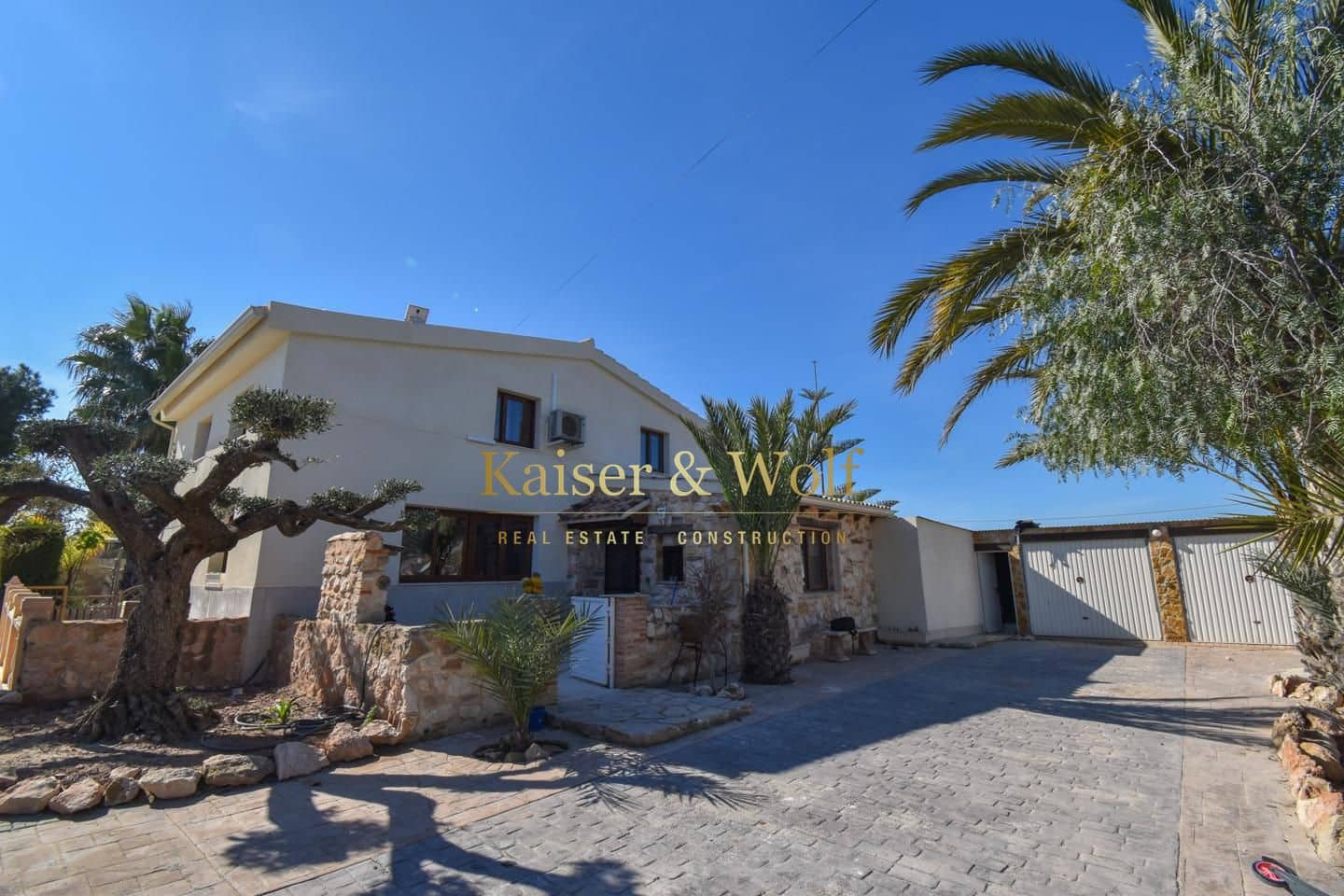 4 bedroom Villa for sale in Daimes with pool garage - € 449,000 (Ref: 9628300)