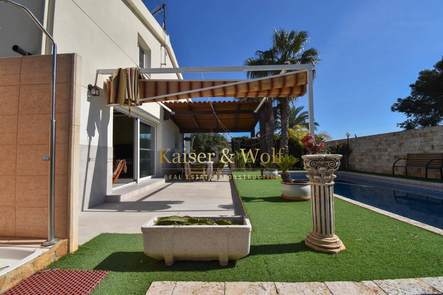 4 bedroom Villa for sale in Daimes with pool garage - € 449,000 (Ref: 9628300)