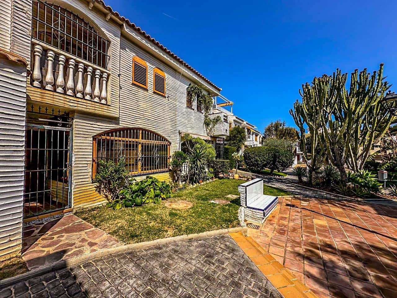 3 sypialnia Bungalow na sprzedaż w Gran Alacant z basenem garażem - 270 000 € (Ref: 9758153)