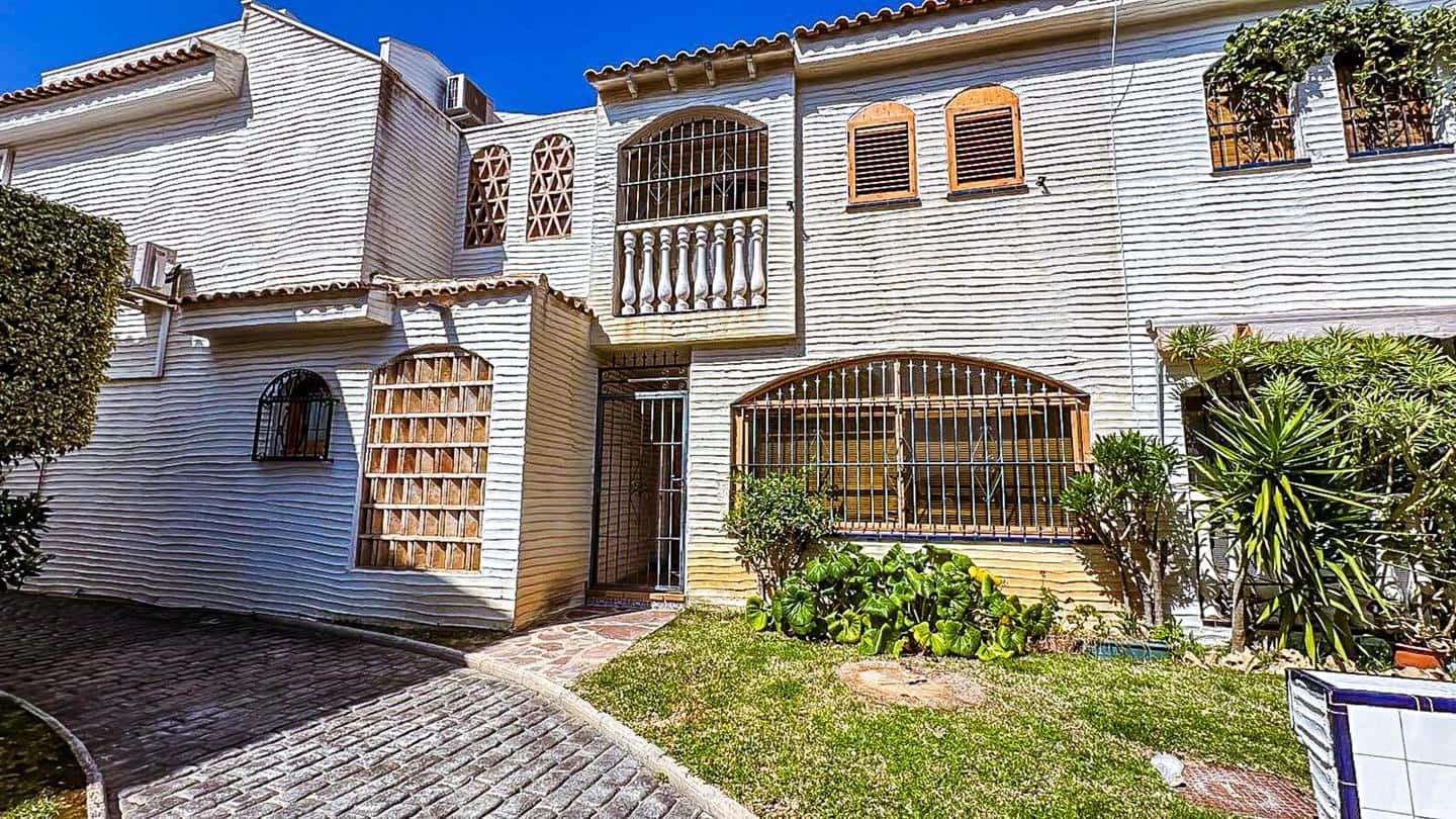 3 sypialnia Bungalow na sprzedaż w Gran Alacant z basenem garażem - 270 000 € (Ref: 9758153)