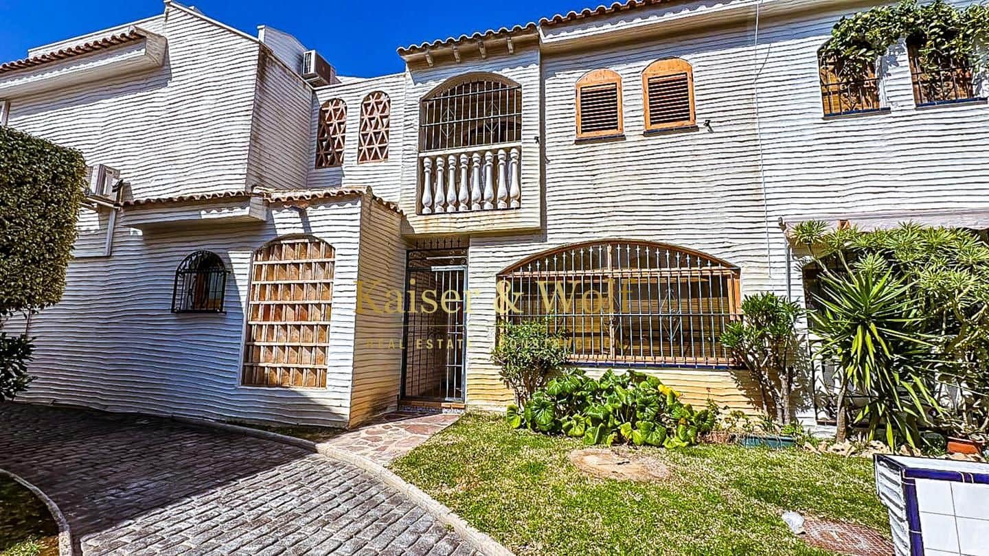 3 bedroom Bungalow for sale in Gran Alacant with pool garage - € 275,000 (Ref: 9758153)