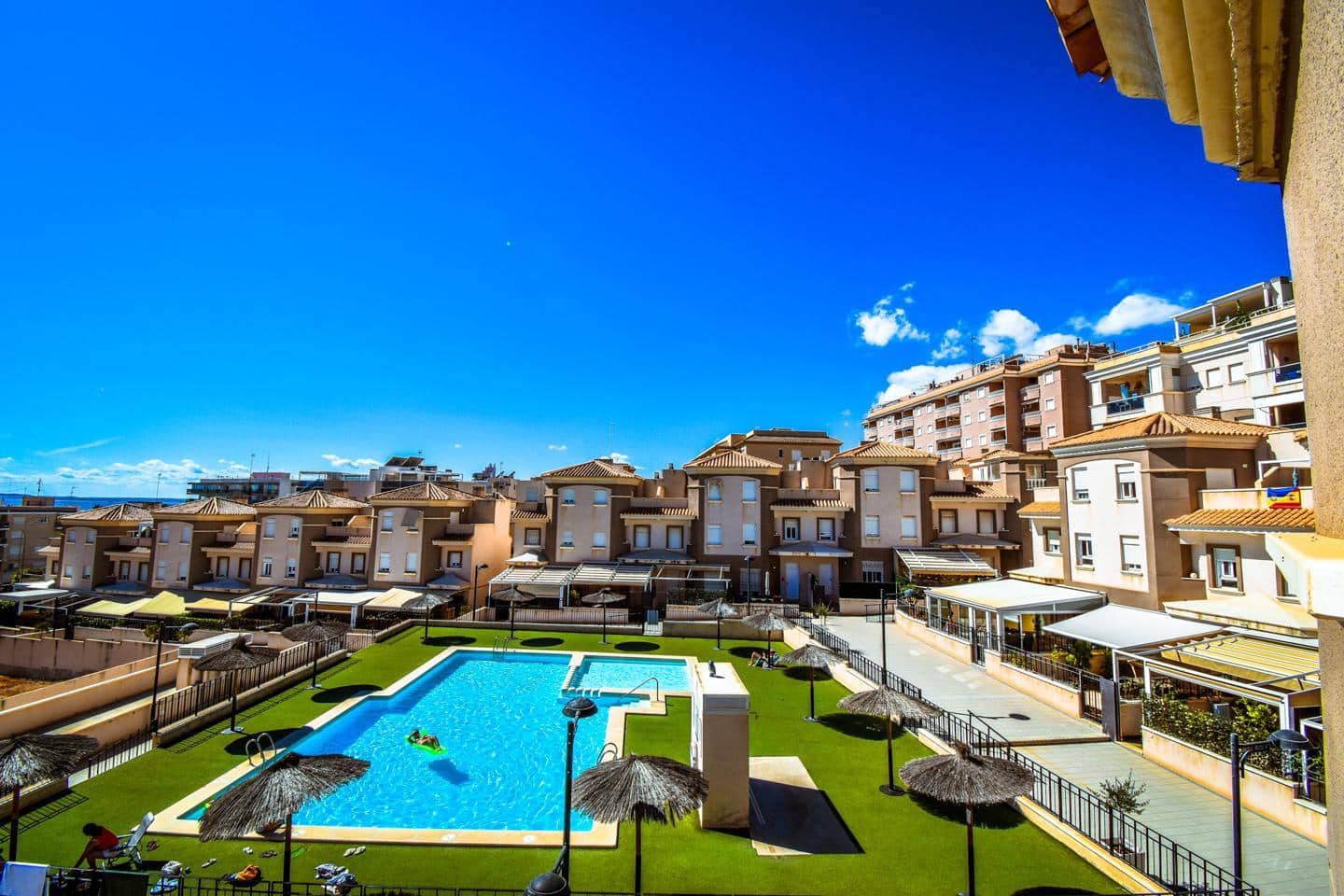 3 sovrum Bungalow till salu i Santa Pola med pool garage - 395 000 € (Ref: 9816618)