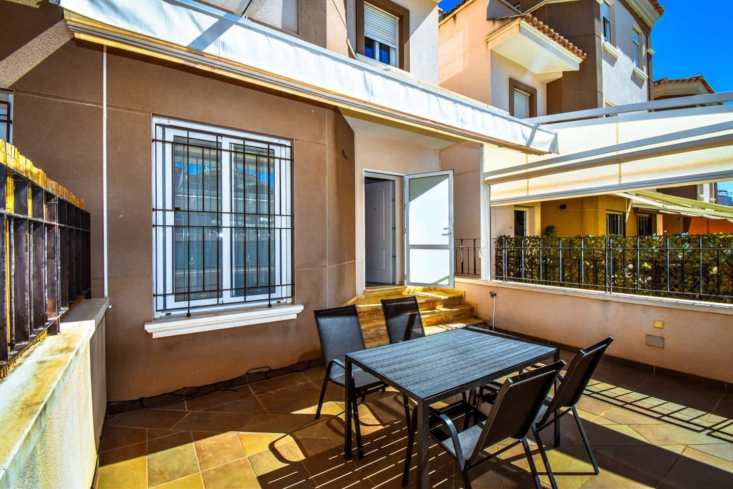 3 sovrum Bungalow till salu i Santa Pola med pool garage - 395 000 € (Ref: 9816618)